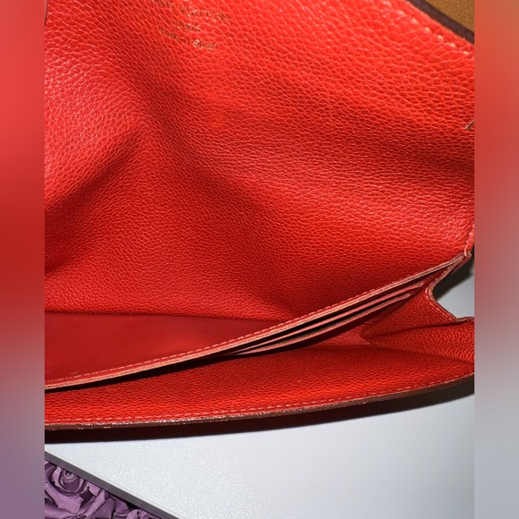 LV Monogram Empreinte Leather Curieuse Wallet - Picture 4 of 13